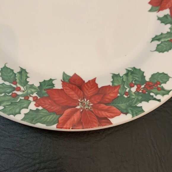 Hallmark Poinsettia Christmas Dinner Plate 10 1/2 Inches Round Red Green White - Picture 3 of 5